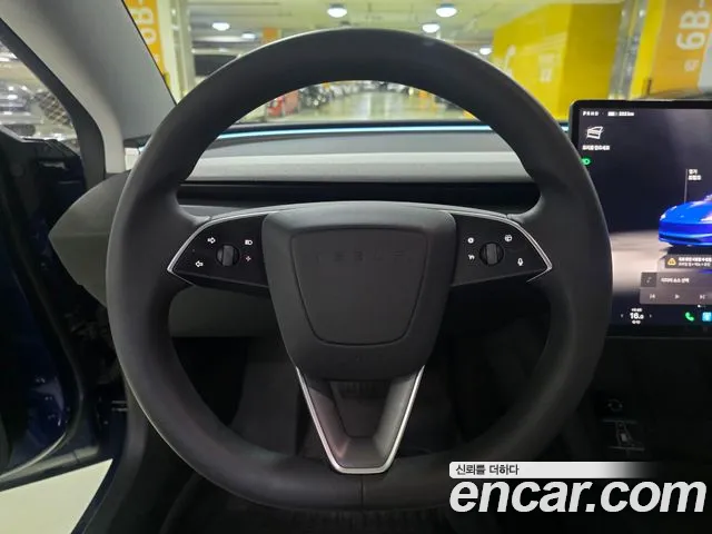 Tesla Model 3 — Фото автомобиля 13