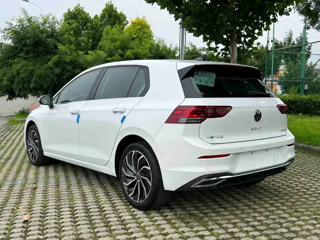 Volkswagen Golf — Фото автомобиля 4