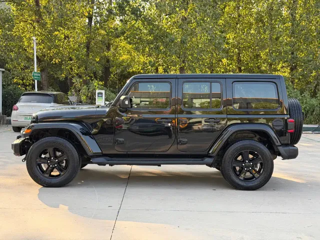 Jeep Wrangler — Фото автомобиля 4