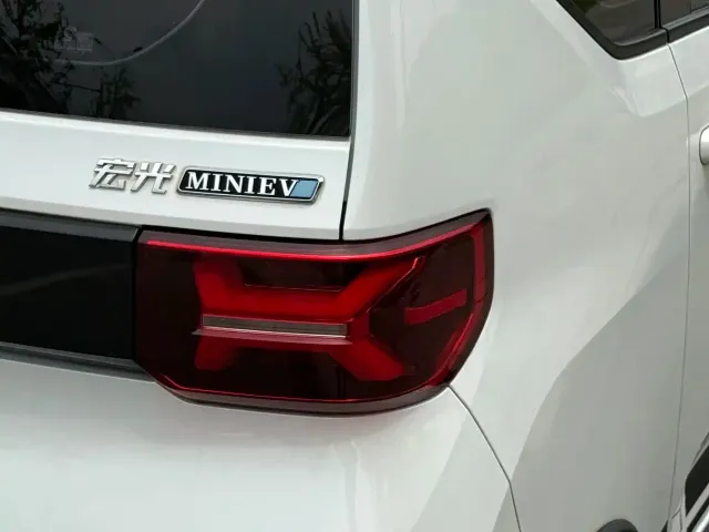 Wuling Hongguang Mini EV — Фото автомобиля 9