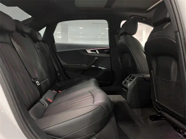 Audi A4L — Фото автомобиля 7
