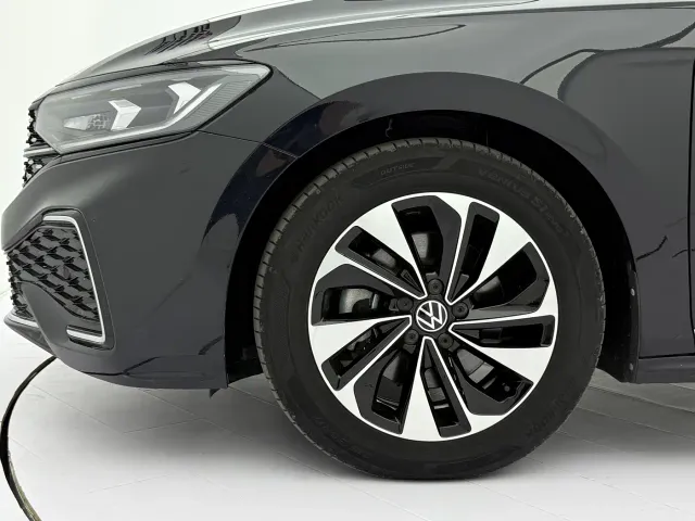 Volkswagen Passat — Фото автомобиля 25