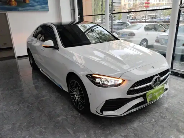 Mercedes-Benz C-Class — Фото автомобиля 3