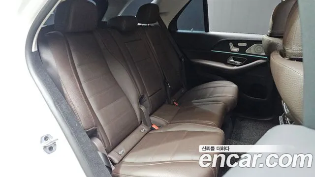 Mercedes-Benz GLE-Class — Фото автомобиля 24
