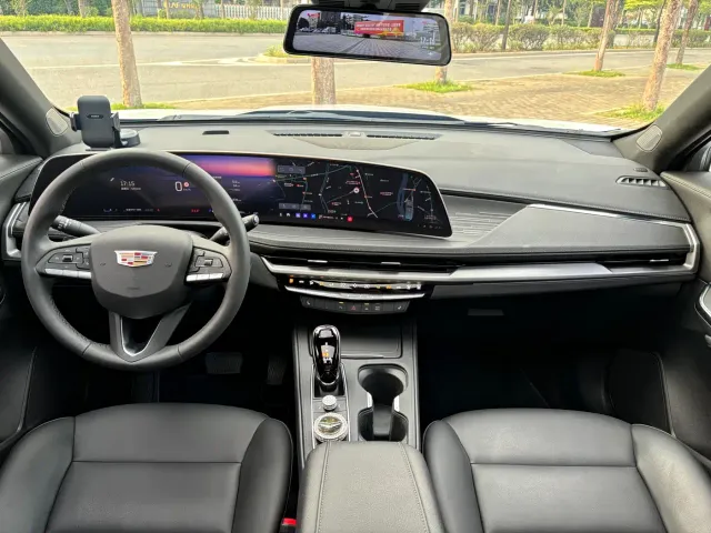 Cadillac XT4 — Фото автомобиля 15