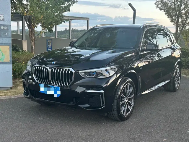 Фотография автомобиля — BMW X5