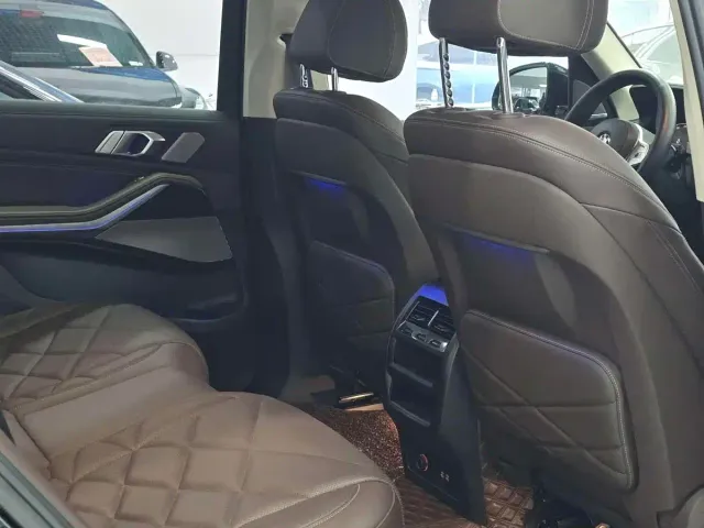 BMW X5 — Фото автомобиля 9