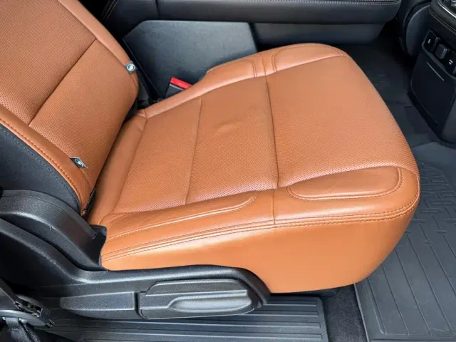 Lincoln Navigator — Фото автомобиля 25