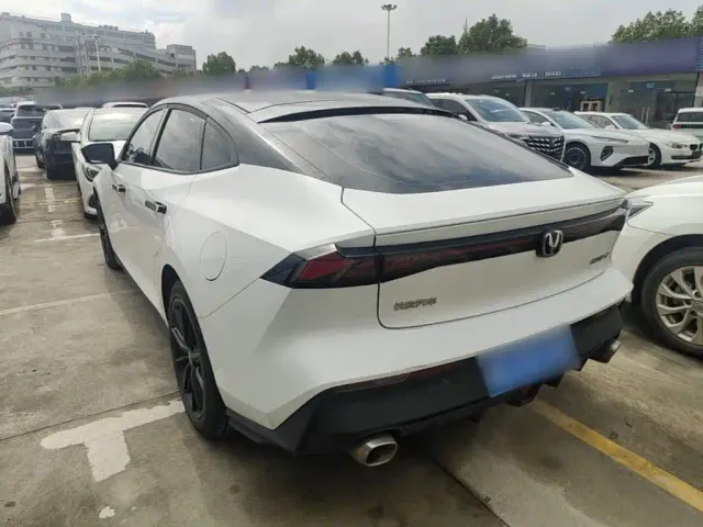 Changan UNI-V — Фото автомобиля 4