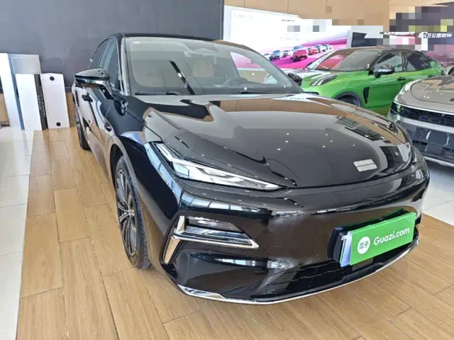 Geely Galaxy Xingyao 8 — Фото автомобиля 3