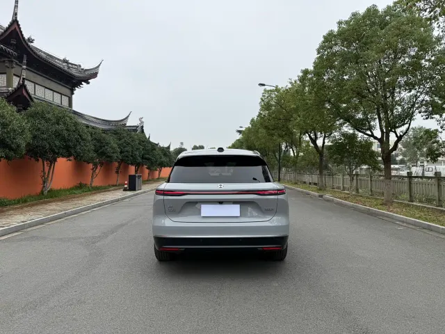 Nio ES8 — Фото автомобиля 6