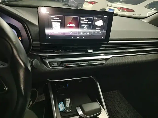 Geely Emgrand — Фото автомобиля 12