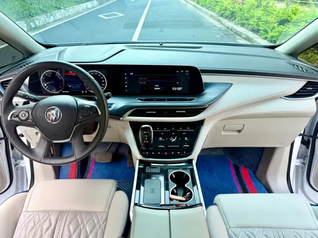 Buick GL8 — Фото автомобиля 11