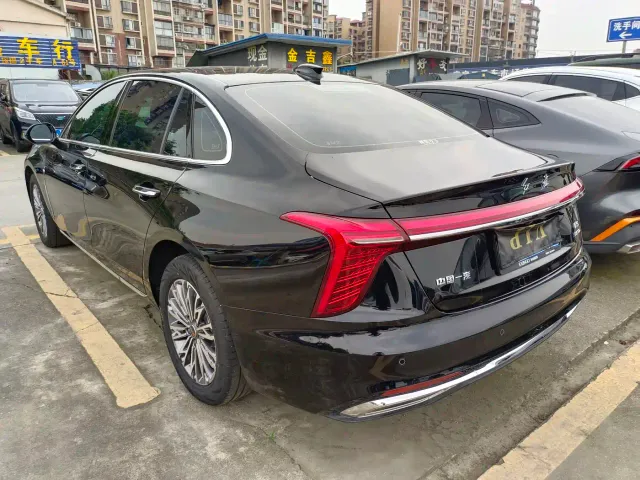 Hongqi H5 — Фото автомобиля 16