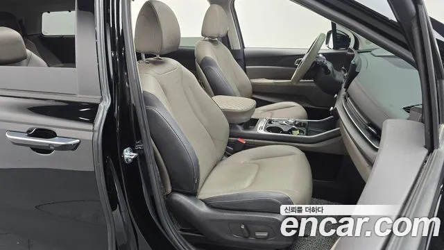Kia Carnival Generation 4 — Фото автомобиля 26