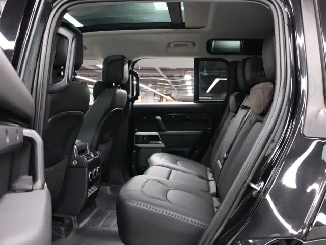 Land Rover Defender — Фото автомобиля 20
