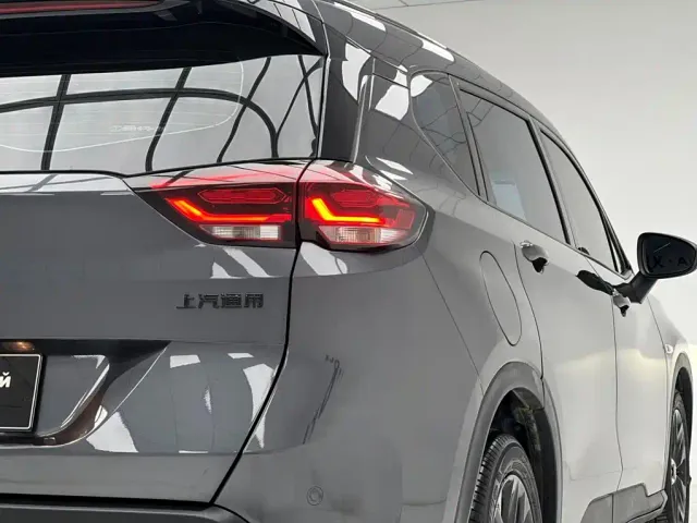Chevrolet Orlando — Фото автомобиля 9