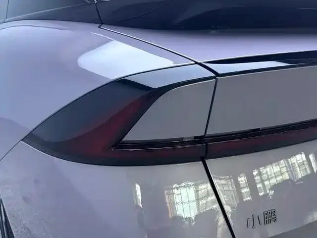 Xpeng P7+ — Фото автомобиля 12
