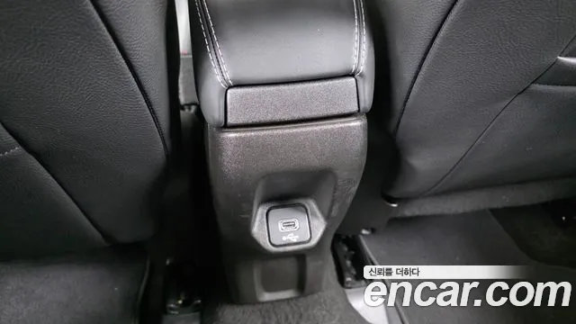 Jeep Renegade — Фото автомобиля 25