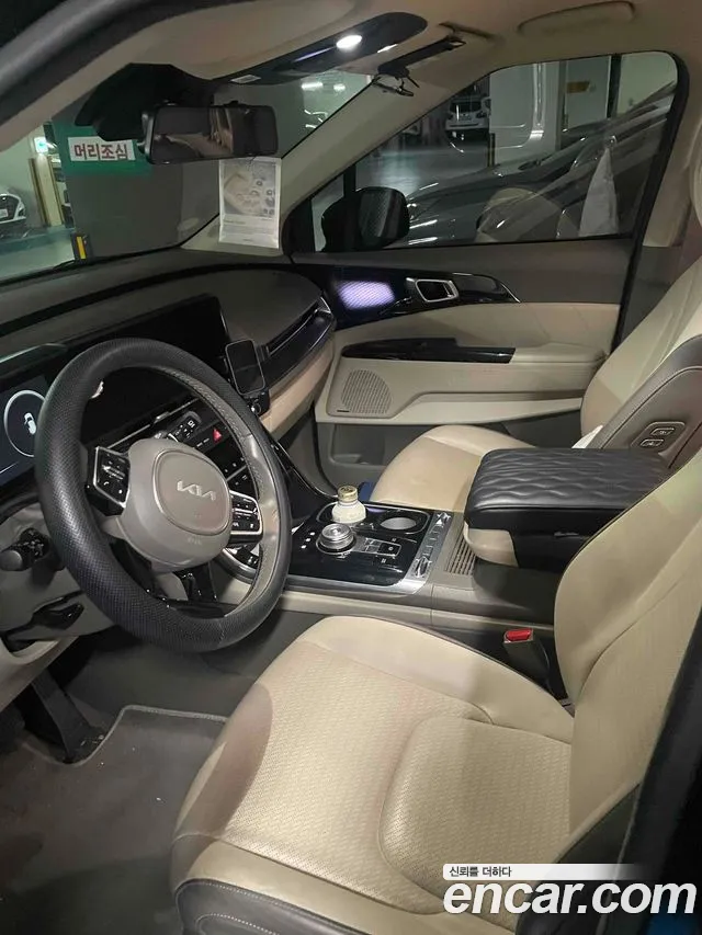Kia Carnival Generation 4 — Фото автомобиля 5