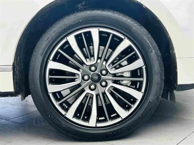 Ford Edge — Фото автомобиля 11