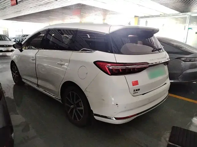 BYD Song MAX — Фото автомобиля 4