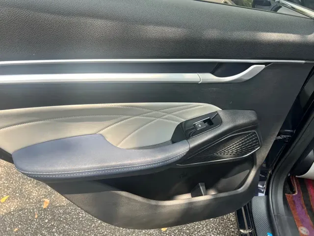 Geely Emgrand — Фото автомобиля 12