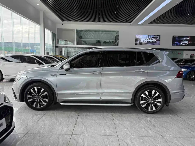 Volkswagen Tiguan L — Фото автомобиля 5