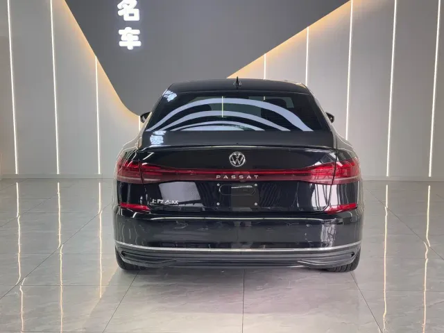 Volkswagen Passat — Фото автомобиля 8