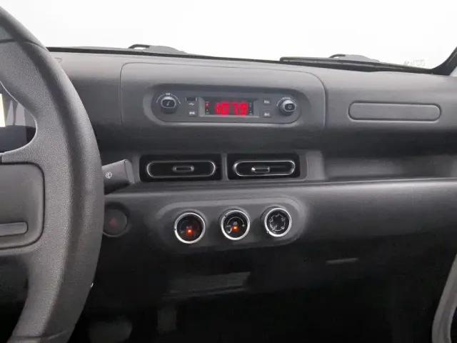 Wuling Zhiguang NEV — Фото автомобиля 12