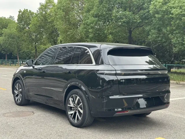 Li Auto L7 — Фото автомобиля 7