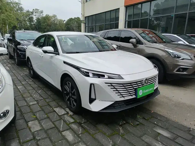 Changan Eado — Фото автомобиля 3