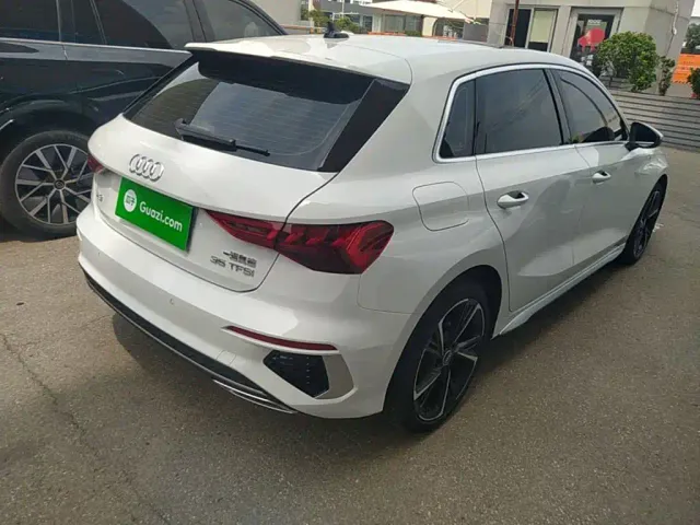 Audi Audi A3 2024 Model Sportback 35 TFSI Fashion Sport — Фото автомобиля 4