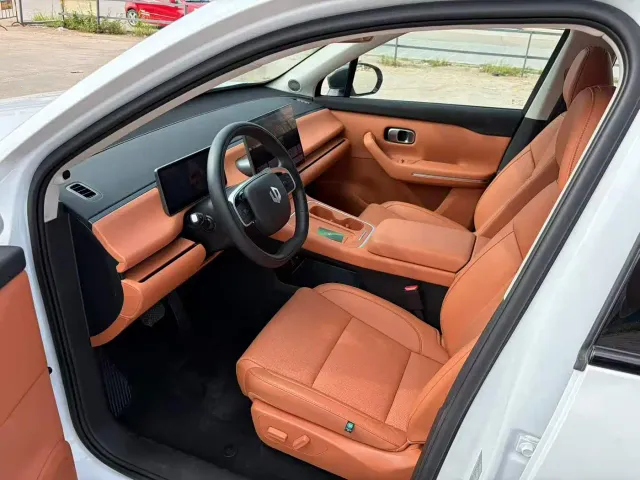 Leapmotor C10 — Фото автомобиля 7