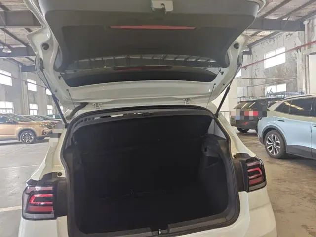Volkswagen T-Cross — Фото автомобиля 18