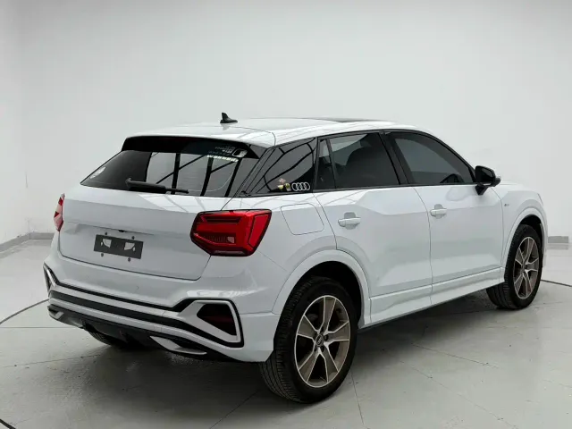 Audi Q2L — Фото автомобиля 2