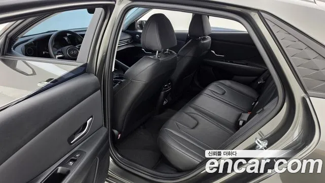 Hyundai Avante CN7 — Фото автомобиля 12