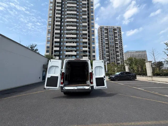 JMC E-Fushun — Фото автомобиля 10