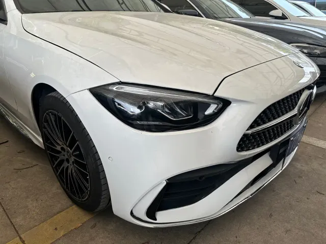 Фотография автомобиля — Mercedes-Benz C-Class