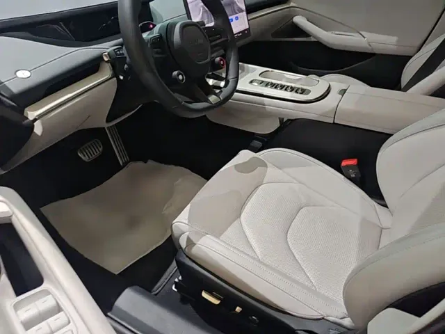 Xiaomi SU7 — Фото автомобиля 14