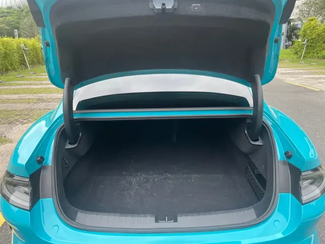 Xiaomi SU7 — Фото автомобиля 9