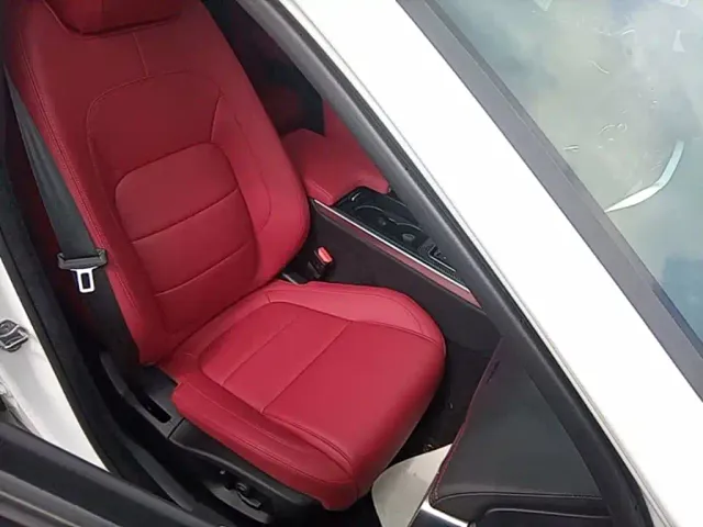 Jaguar XEL — Фото автомобиля 24