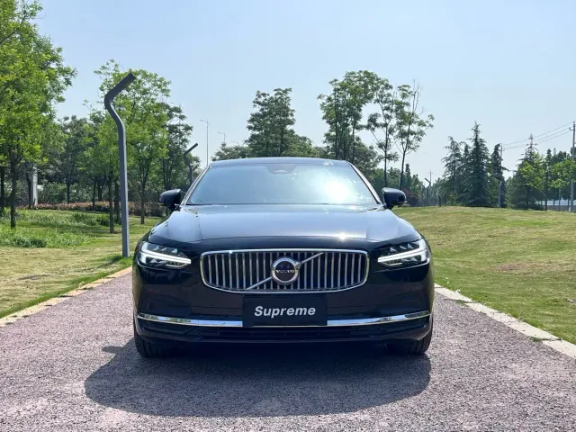 Volvo S90 — Фото автомобиля 2