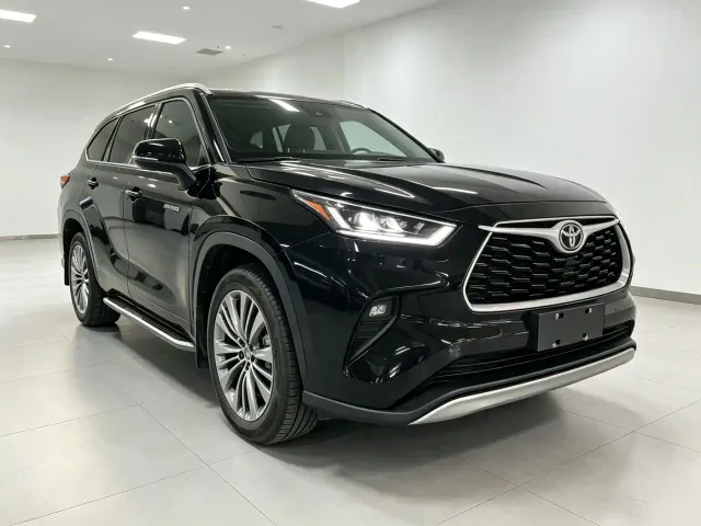 Toyota Highlander — Фото автомобиля 3