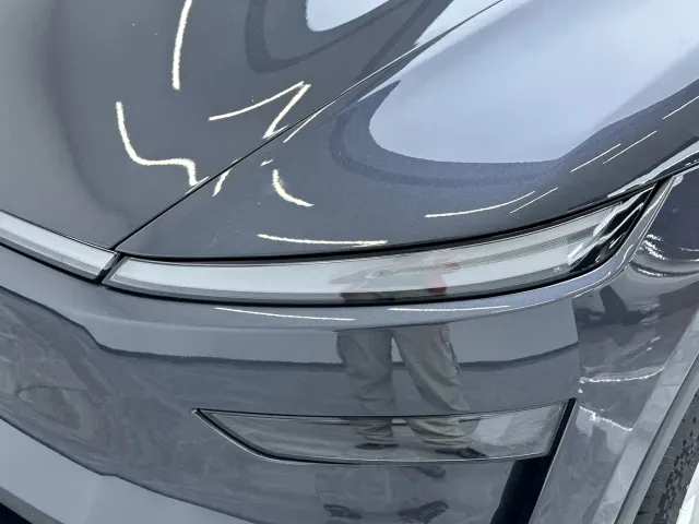 Tesla Model Y — Фото автомобиля 11