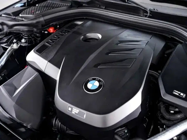 BMW 5 Series — Фото автомобиля 12