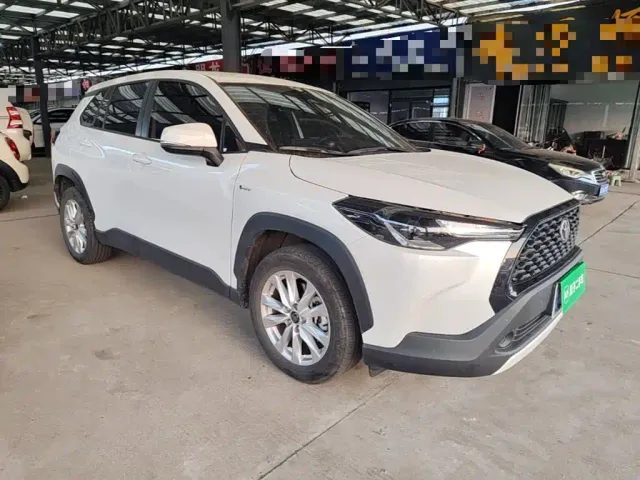 Toyota Corolla Cross — Фото автомобиля 3