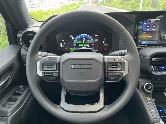 Toyota Prado — Фото автомобиля 16
