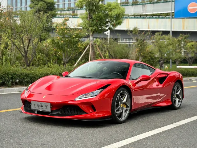 Фотография автомобиля — Ferrari F8