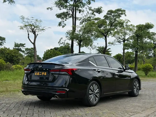 Nissan Teana — Фото автомобиля 6
